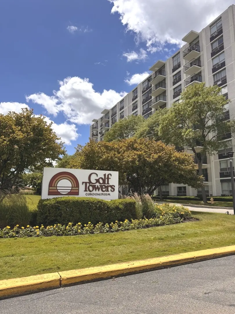 9009 Golf RD #2G, Des Plaines, IL 60016