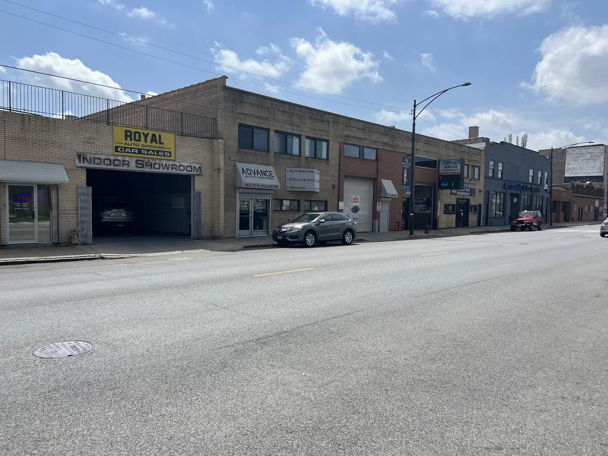 3433 N Pulaski RD, Chicago, IL 60641