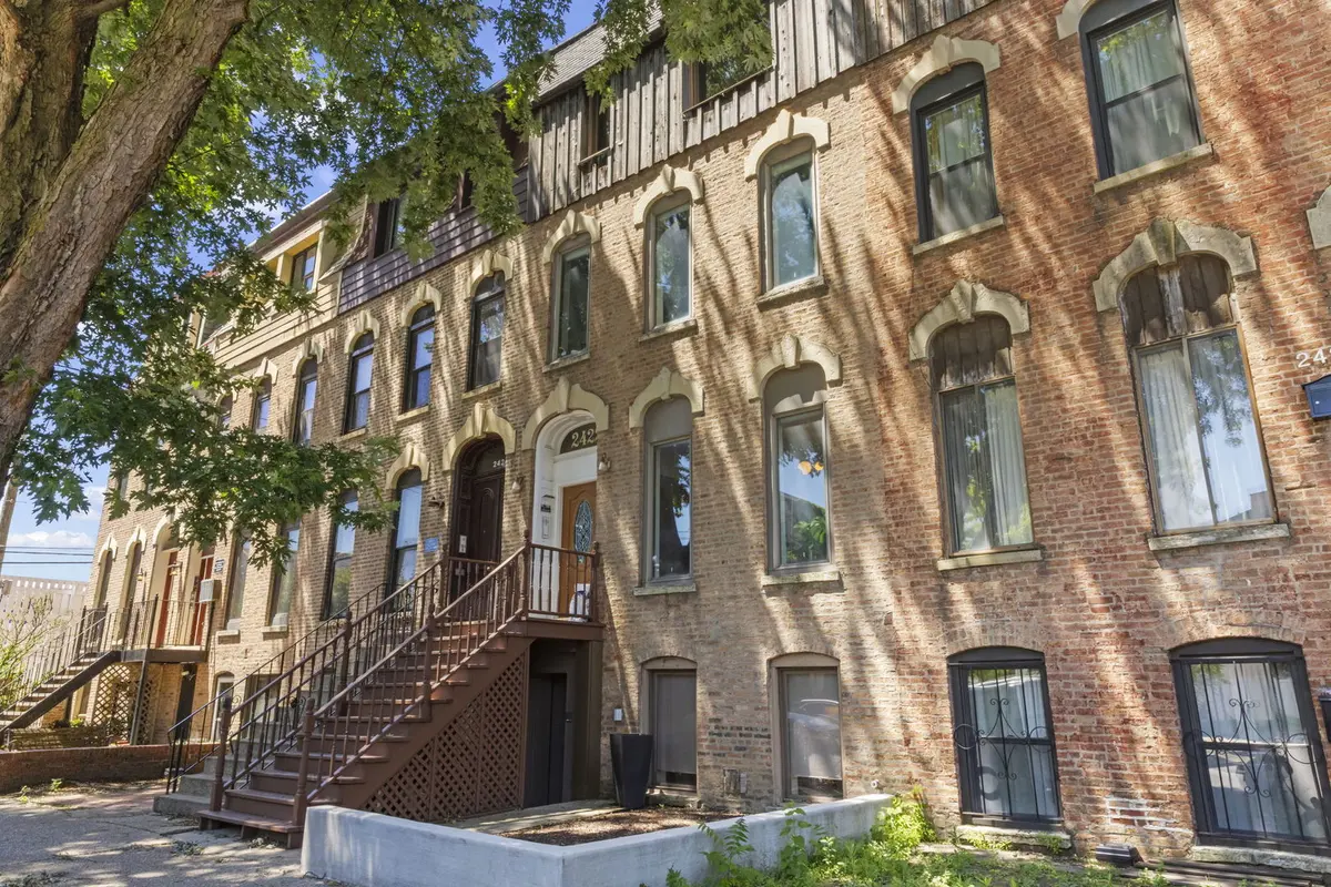 2422 N Seminary AVE, Chicago, IL 60614