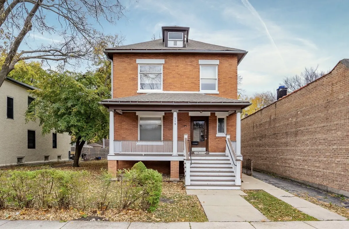 319 Chicago AVE #2, Oak Park, IL 60302