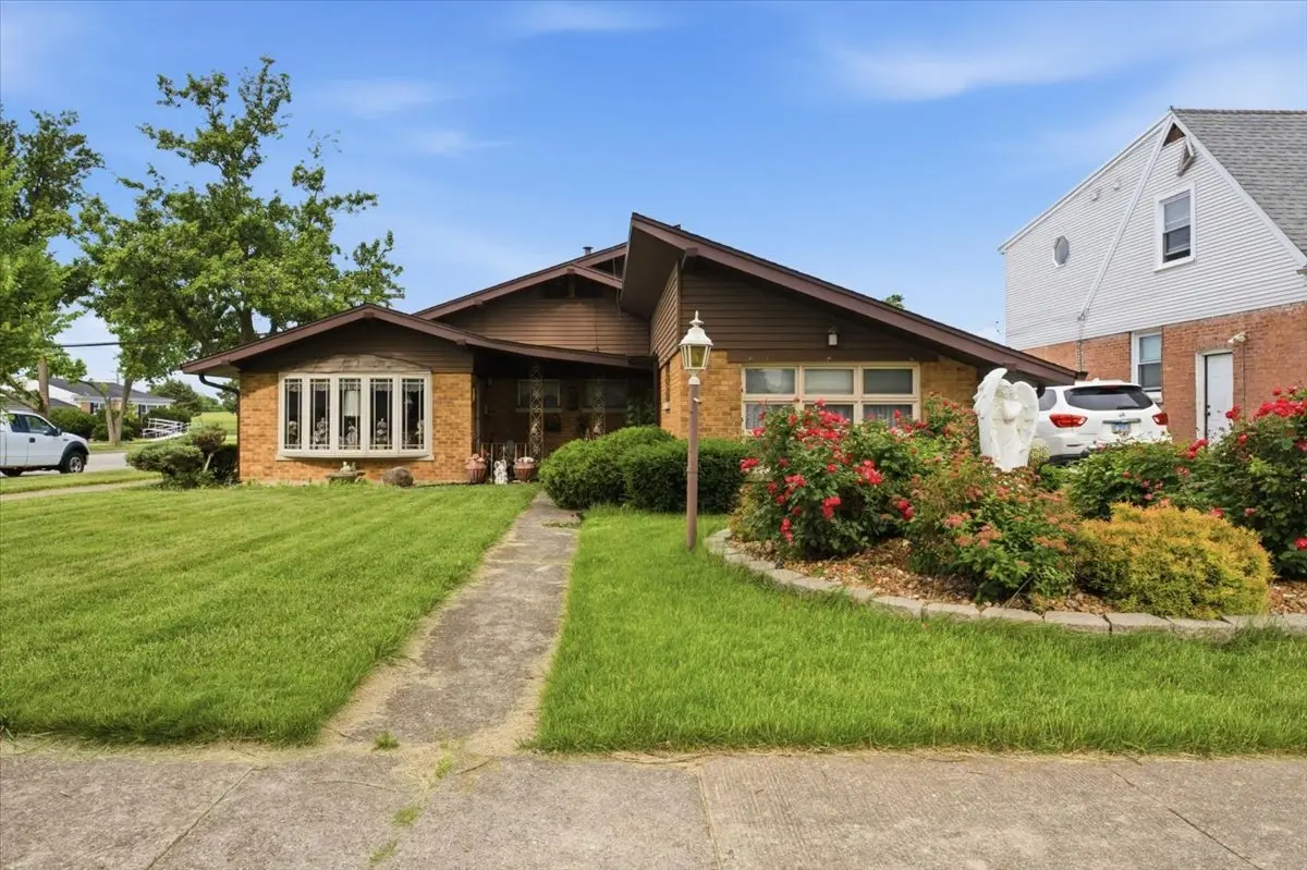 1556 Heidorn AVE, Westchester, IL 60154