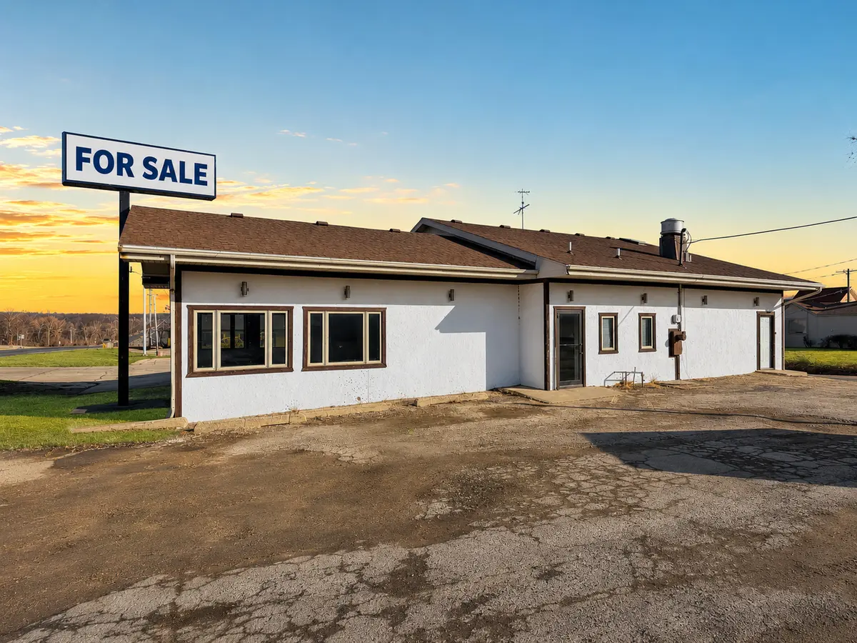 519 N West AVE, Freeport, IL 61032