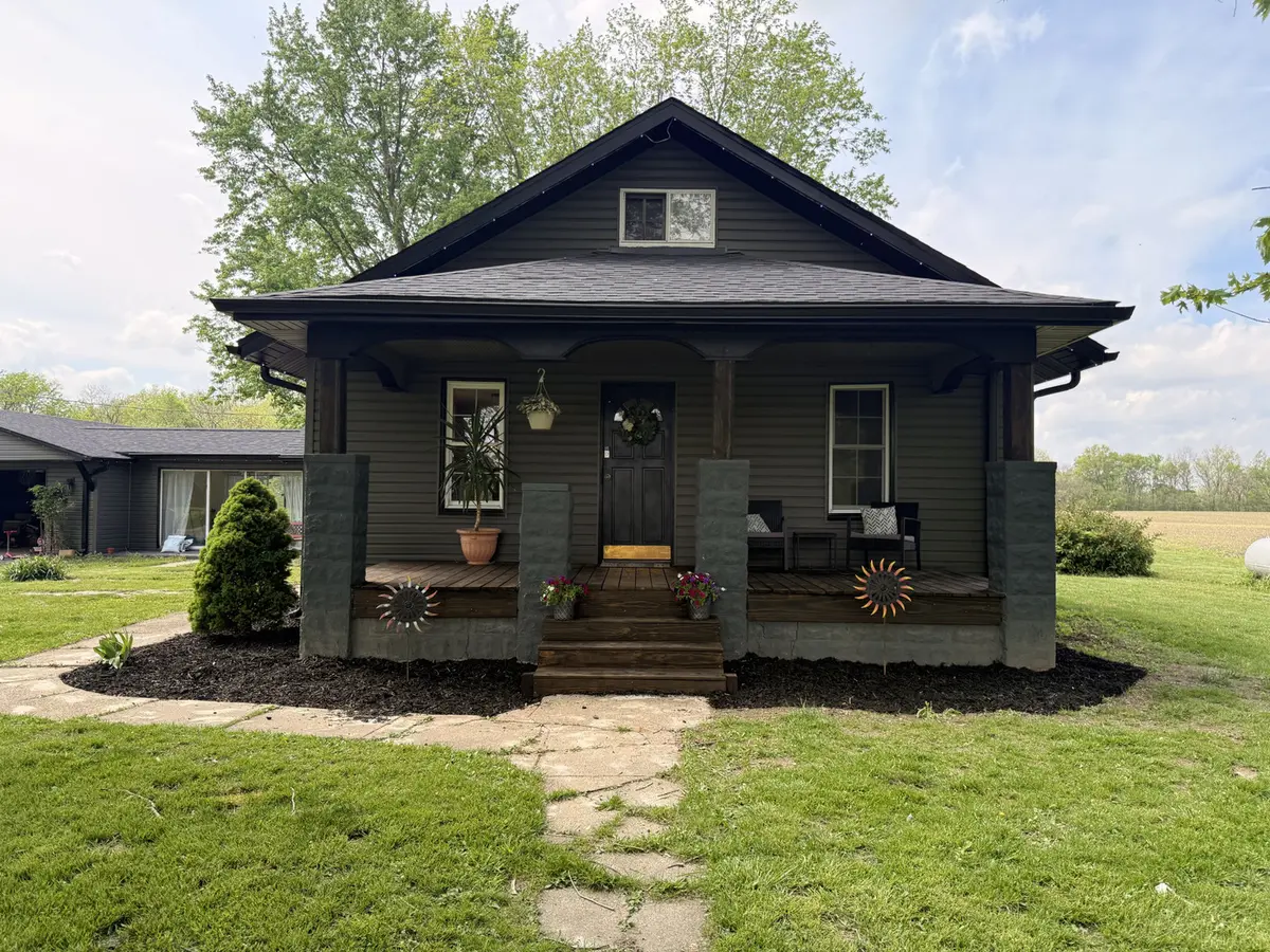 2305 N 1025 ST, Ramsey, IL 62080