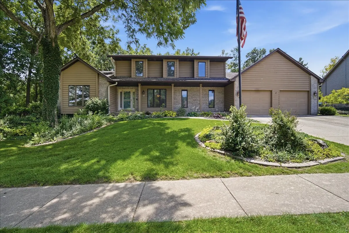 2 Stetson DR, Bloomington, IL 61701