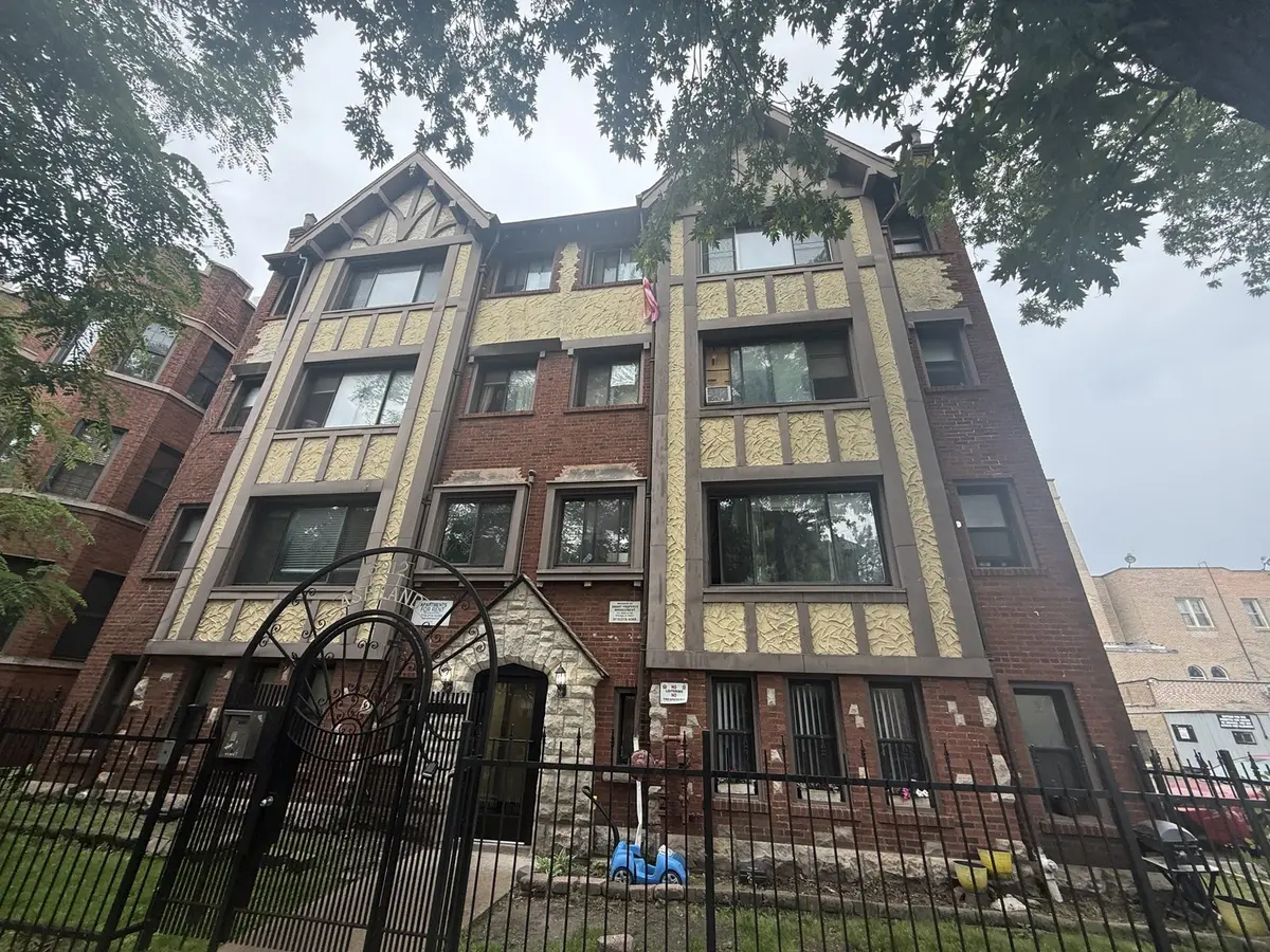 6912 N Ashland BLVD #411, Chicago, IL 60626