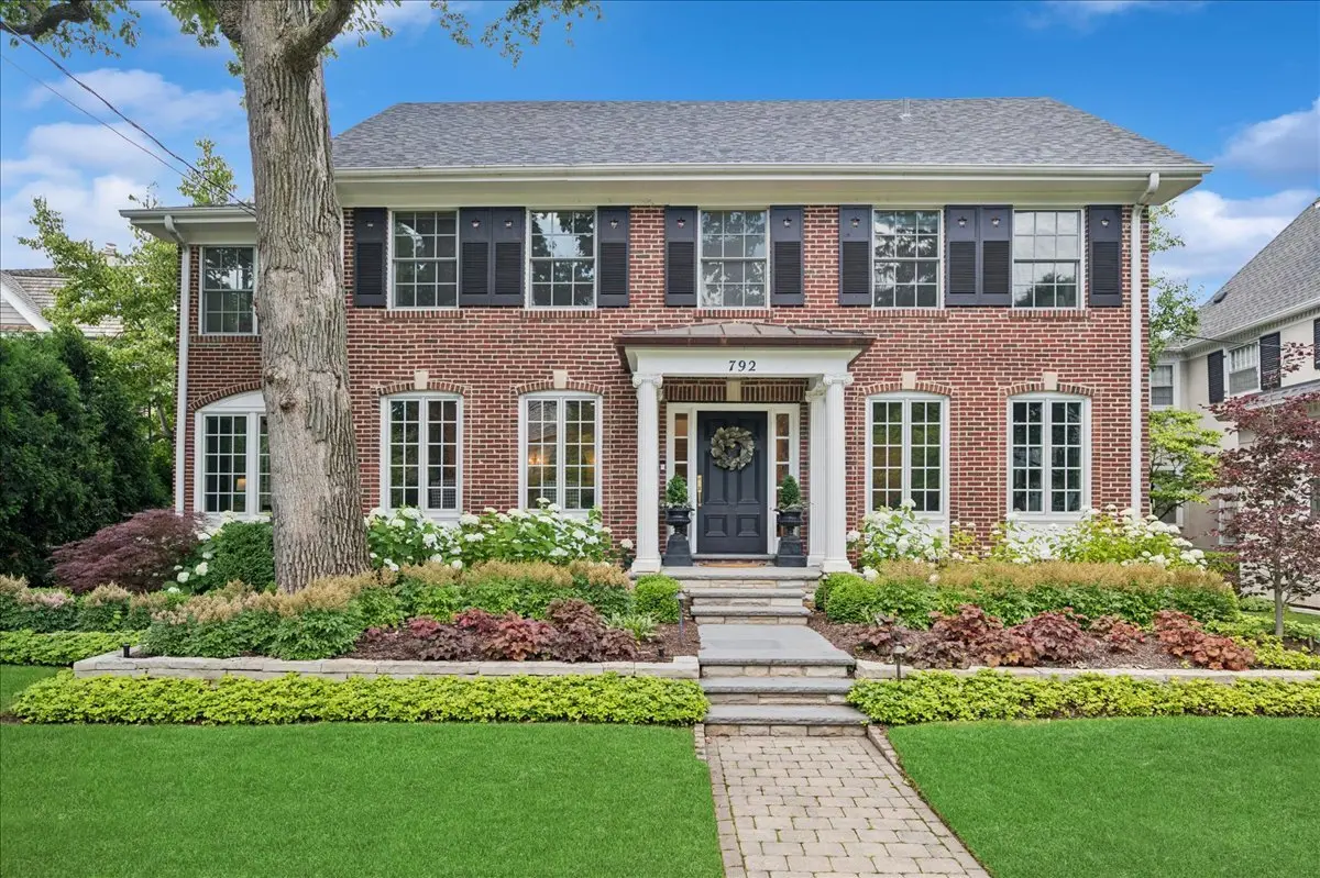792 Walden RD, Winnetka, IL 60093
