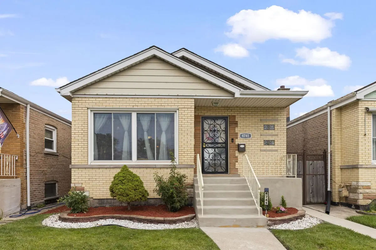 4741 S Lamon AVE, Chicago, IL 60638