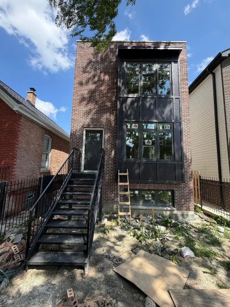 643 N Trumbull AVE, Chicago, IL 60624