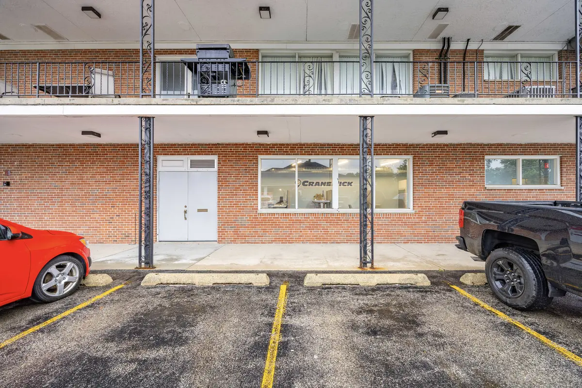 350 N York ST #2, Elmhurst, IL 60126