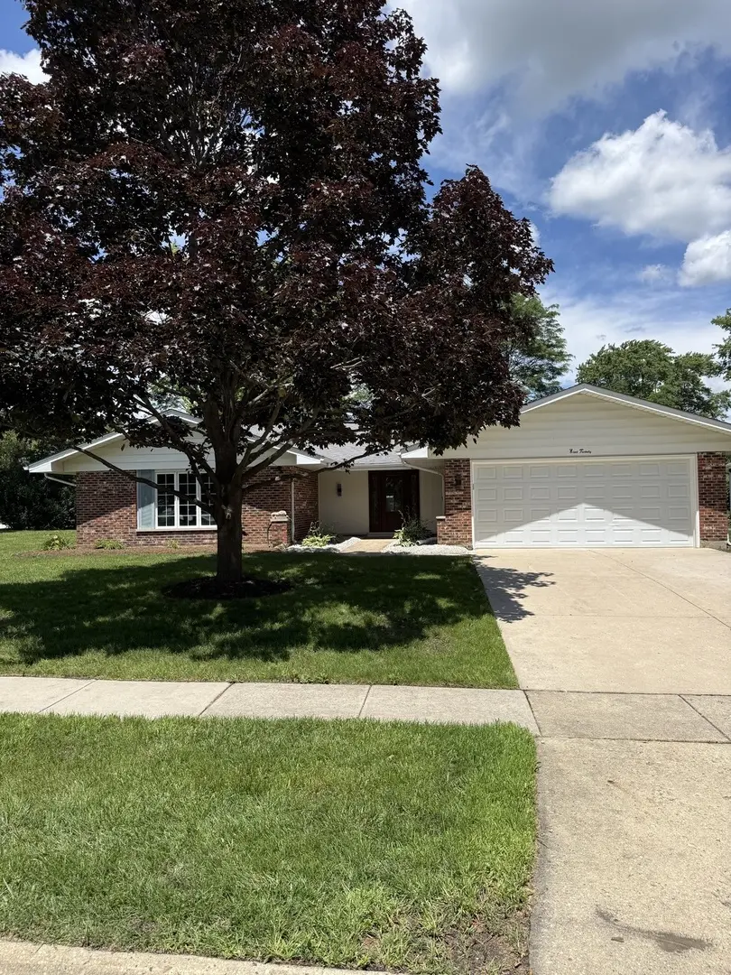 920 Eden DR, Schaumburg, IL 60195