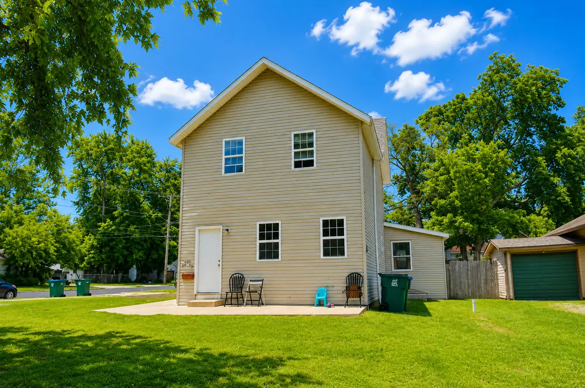 301 4th AVE, Rock Falls, IL 61071