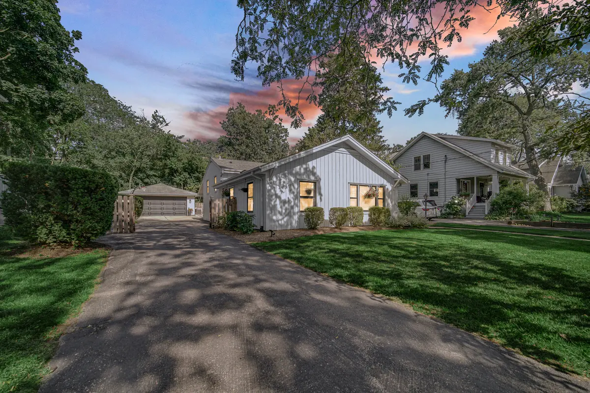 209 S Chase ST, Wheaton, IL 60187