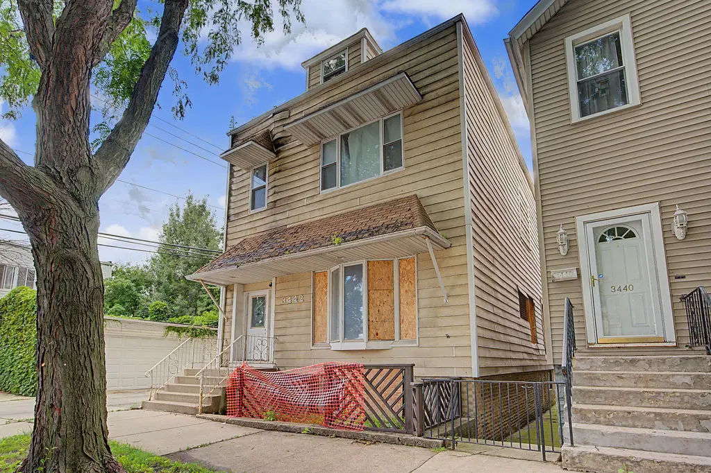 3442 S Lowe AVE, Chicago, IL 60616