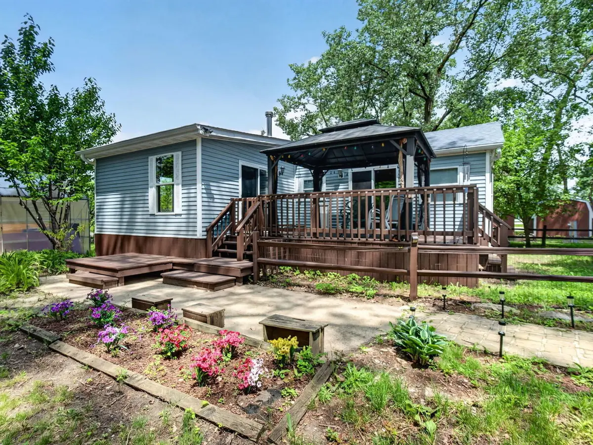 41 Lakeshore DR, Wilmington, IL 60481