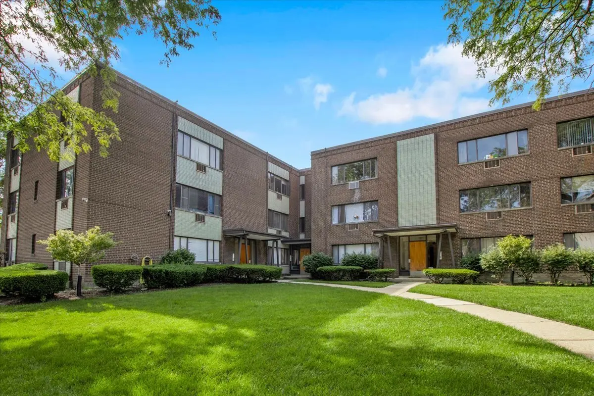 3441 W Bryn Mawr AVE #1E, Chicago, IL 60659