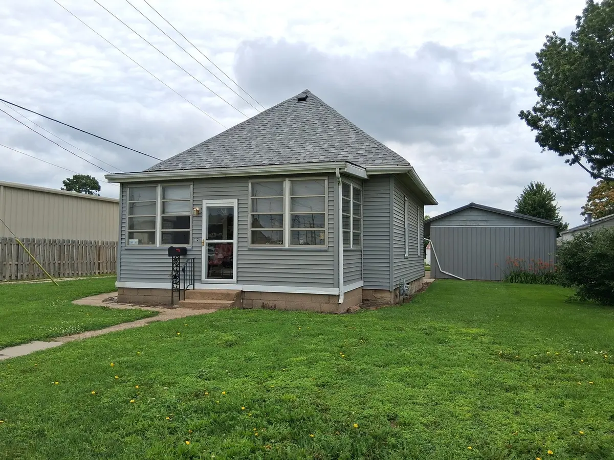 112 E 6th ST, Kewanee, IL 61443
