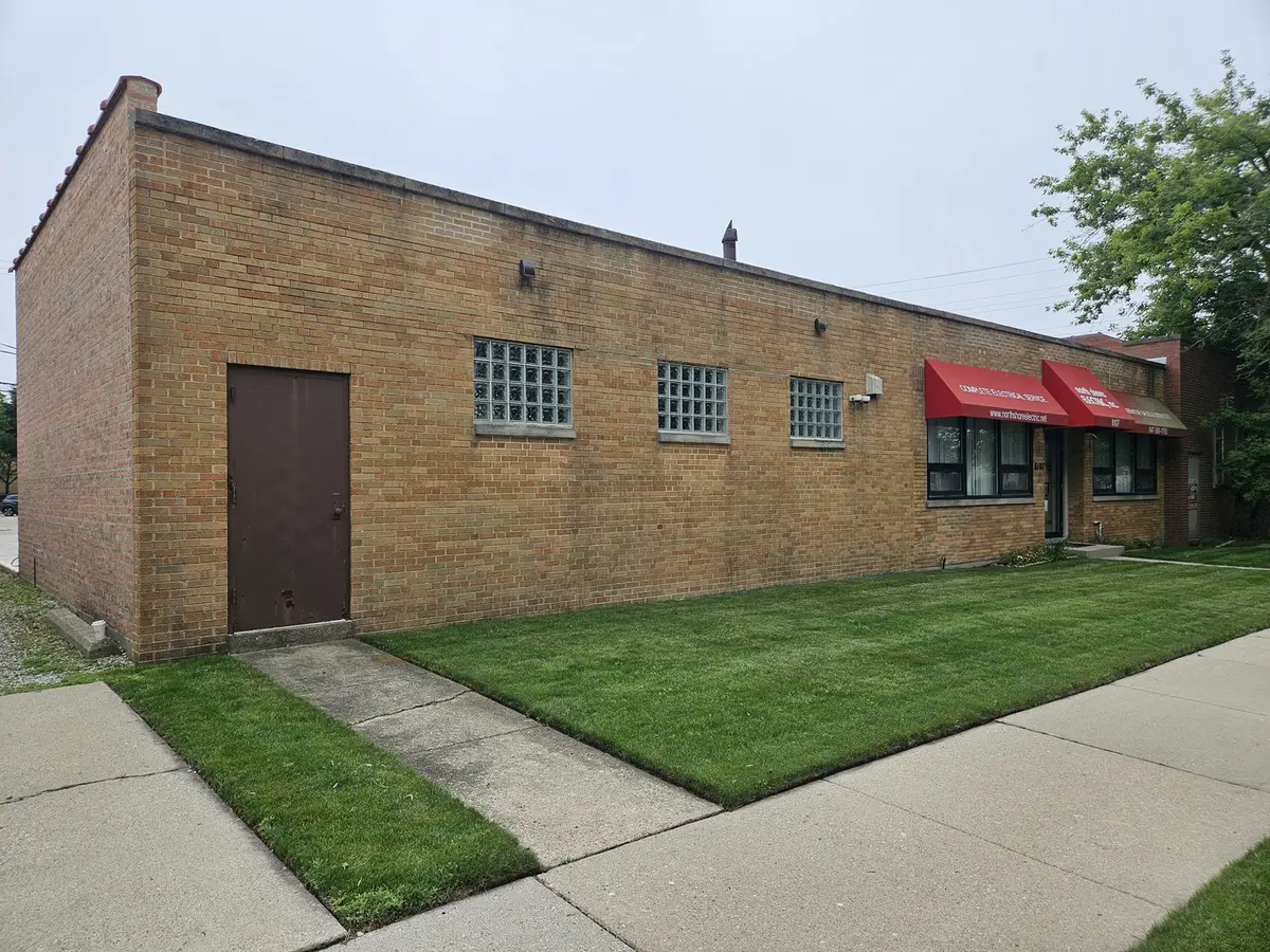8107 Ridgeway AVE N, Skokie, IL 60076