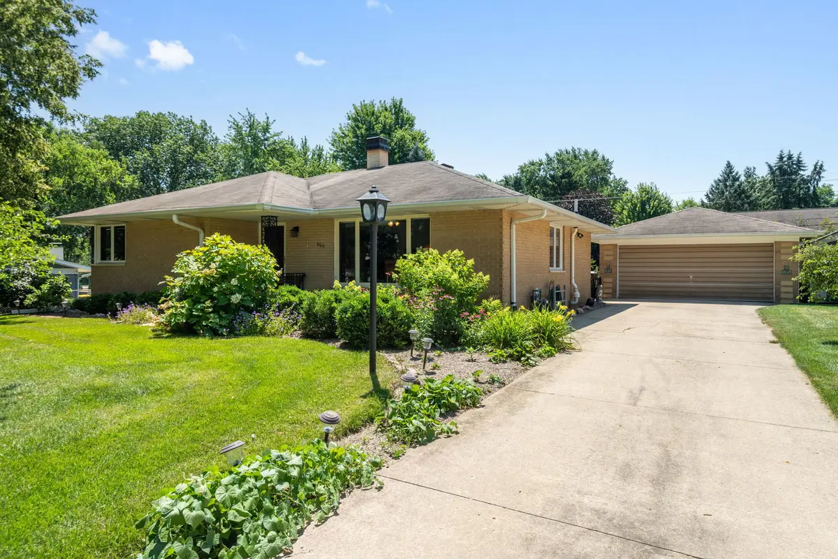 4611 Orchard LN, Crystal Lake, IL 60014