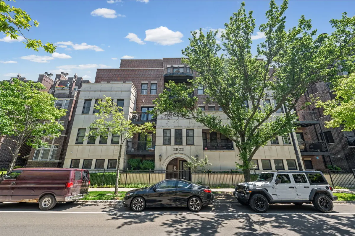 3823 N Ashland AVE #503, Chicago, IL 60613