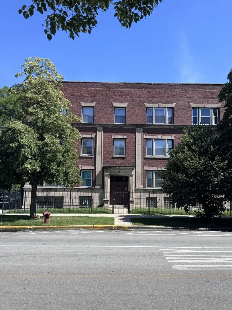 4358 W Washington BLVD #204, Chicago, IL 60624