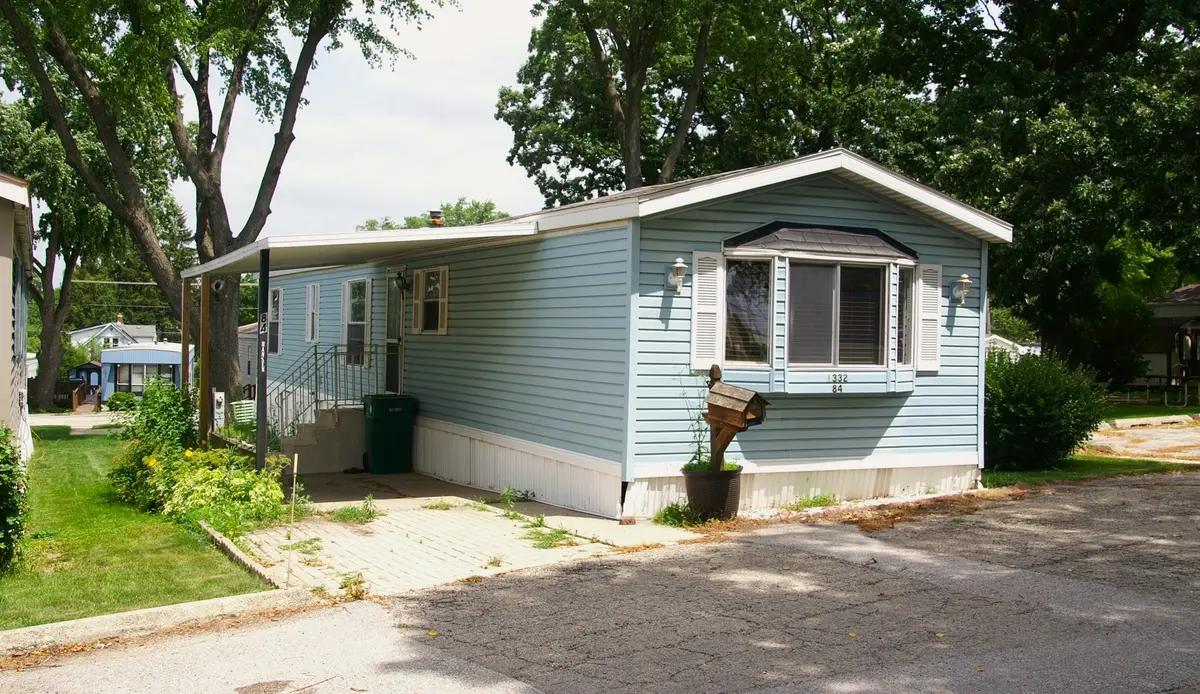 1332 Douglas AVE #84, Montgomery, IL 60538