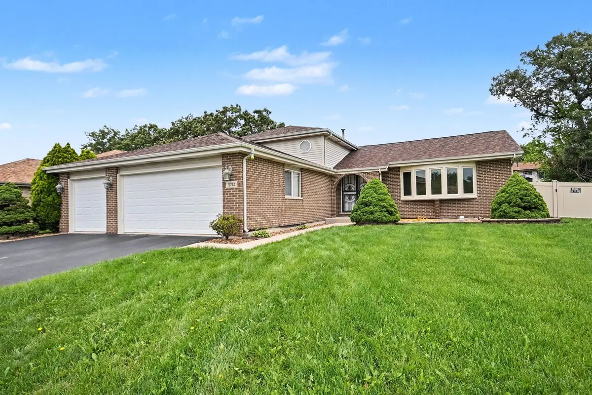 5712 Kathryn LN, Matteson, IL 60443