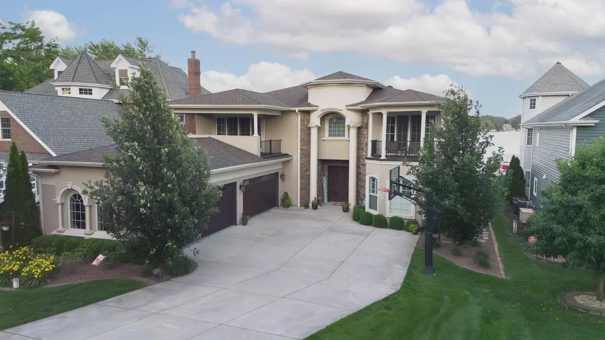 13941 Lakeview Point RD, Cedar Lake, IN 46303
