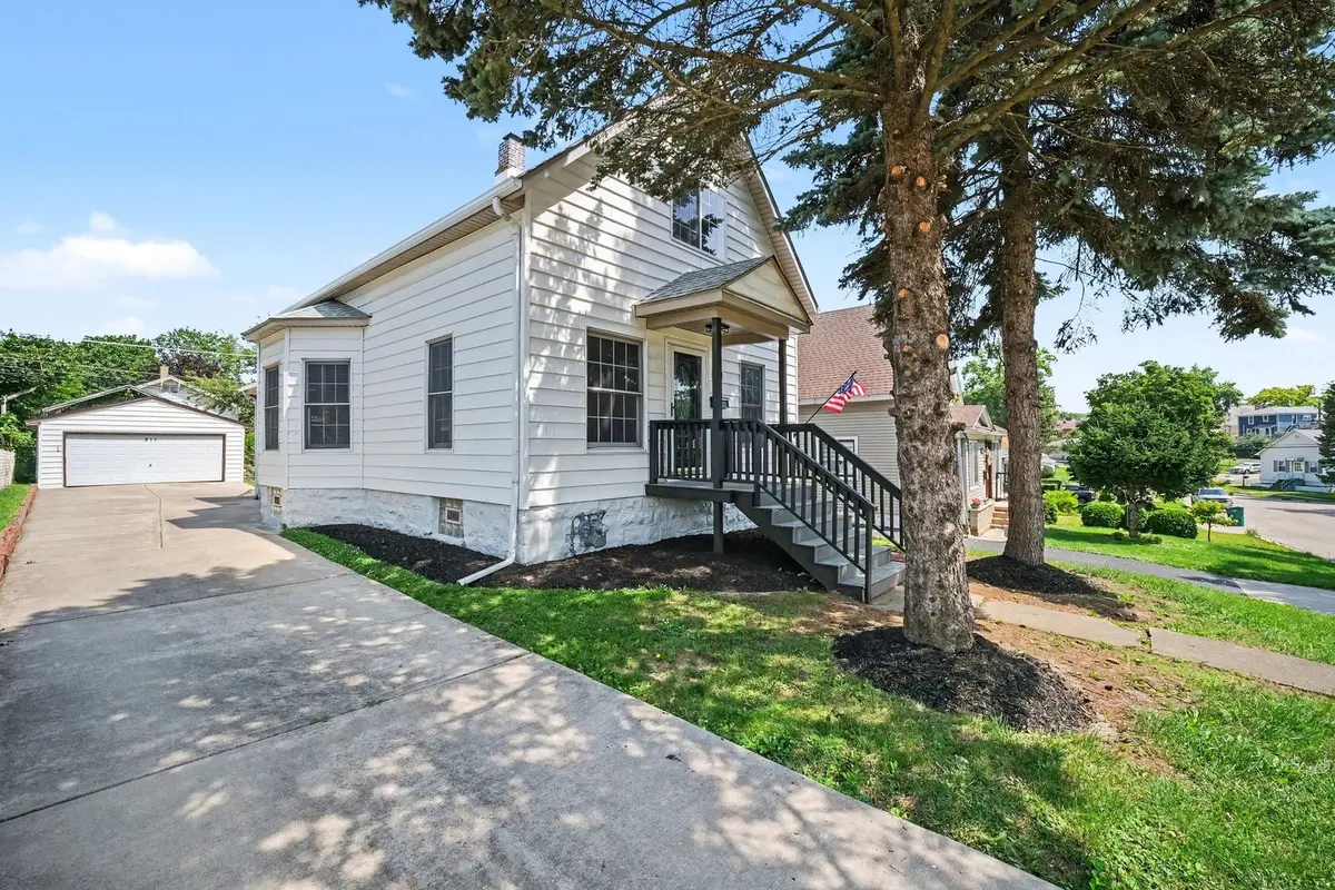 511 Prospect PL, Joliet, IL 60436