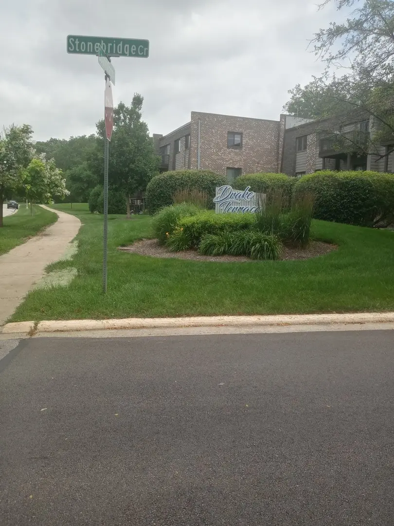 1480 Stonebridge CIR #D-1, Wheaton, IL 60189