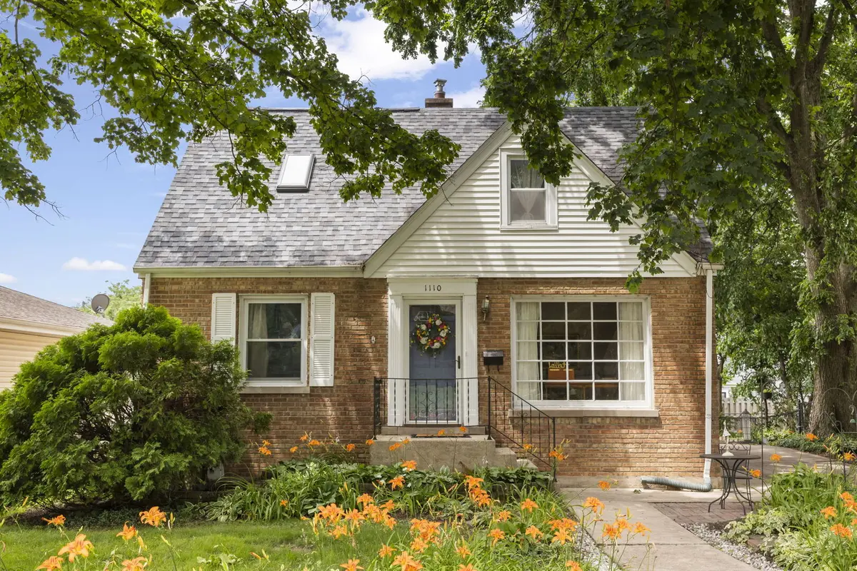 1110 N President ST, Wheaton, IL 60187