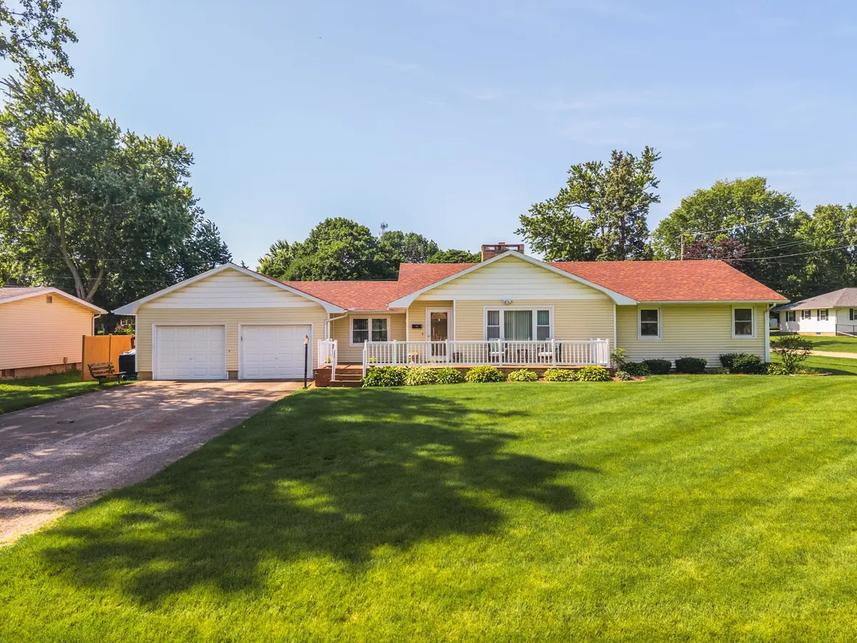 127 W 1st ST, Minonk, IL 61760