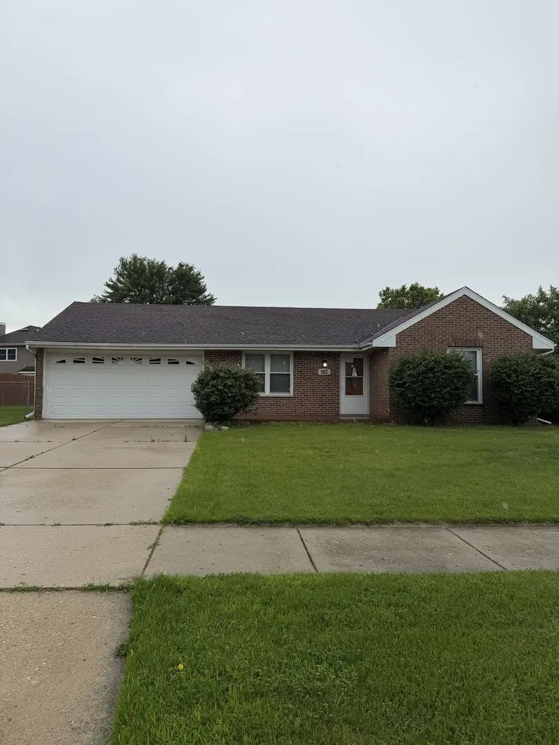 917 Shady LN, Aurora, IL 60506
