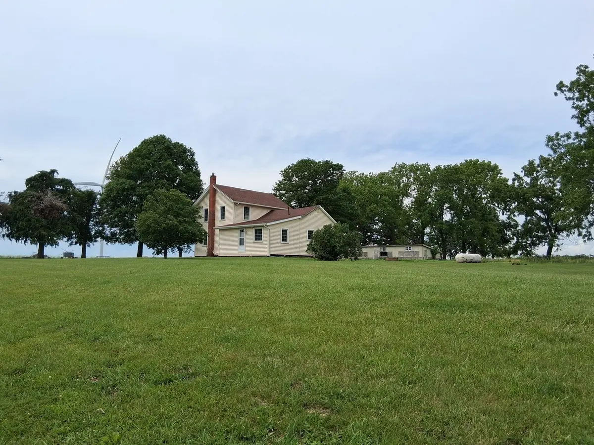21980 N 800 AVE, Kewanee, IL 61443