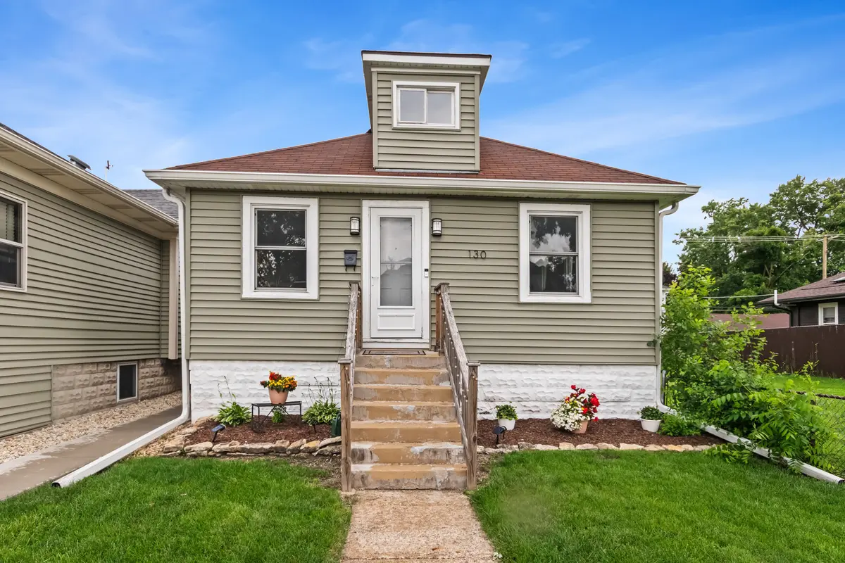 130 W Burlington AVE, Westmont, IL 60559