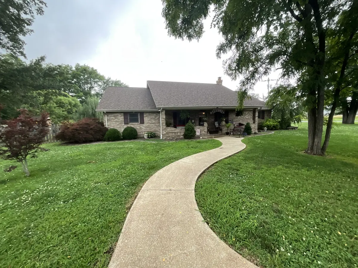 303 S Merritt ST, Odin, IL 62870