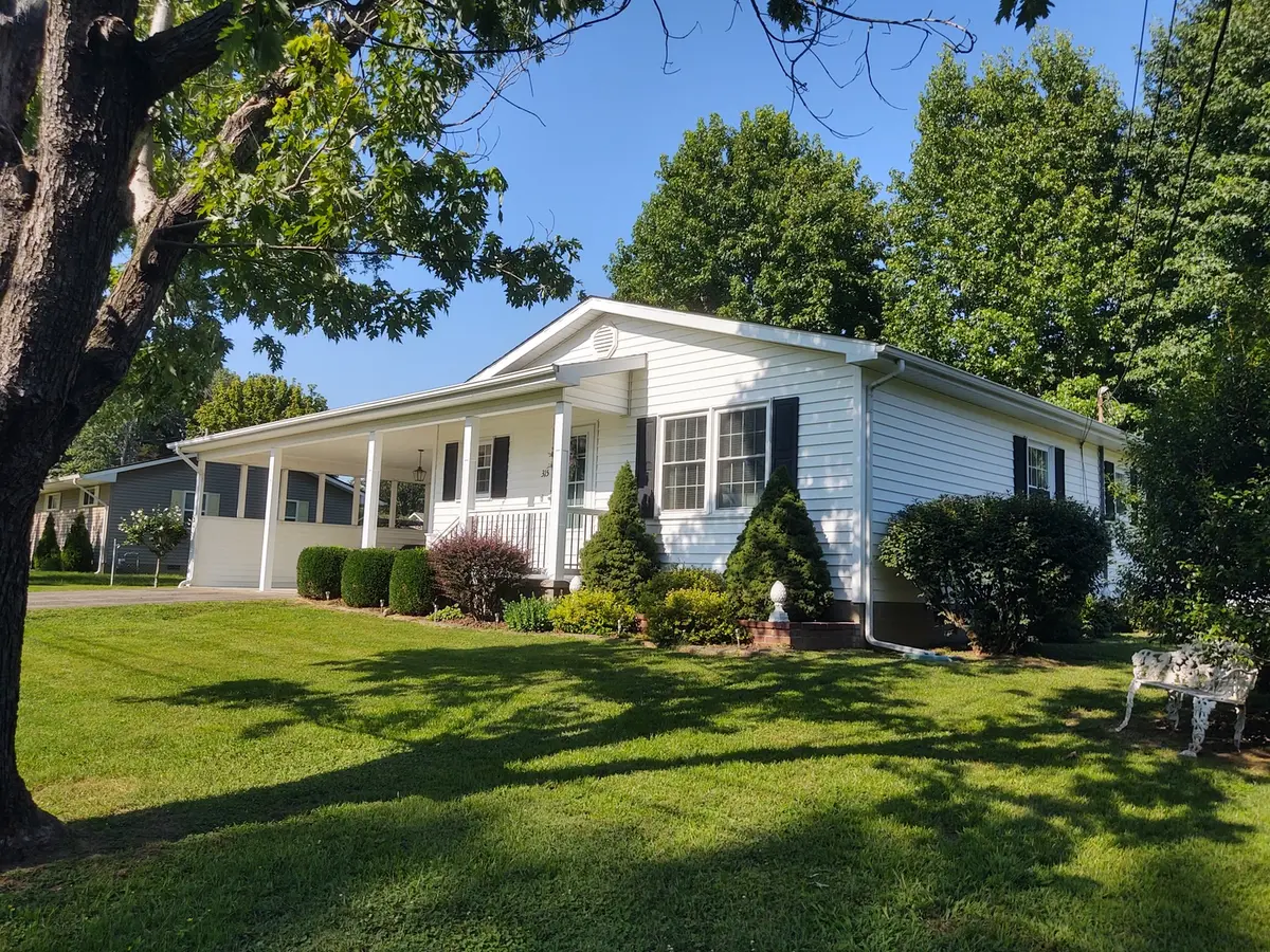 315 Circle DR, Vienna, IL 62995