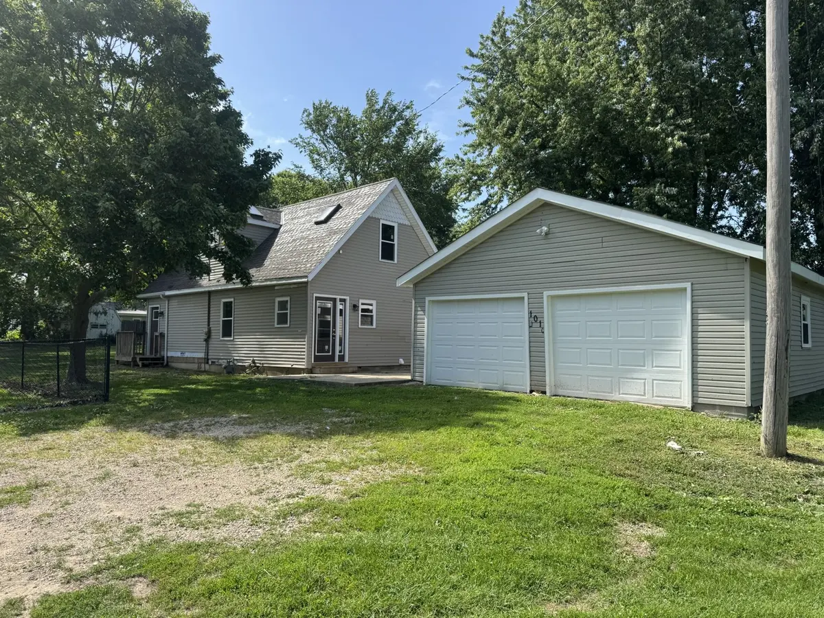 101 N Vermillion ST, Troy Grove, IL 61372