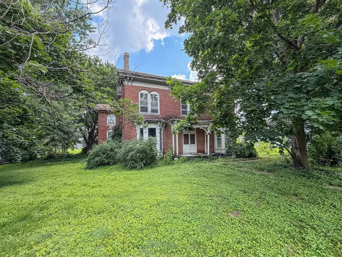 303 N Broadway ST, Newman, IL 61942