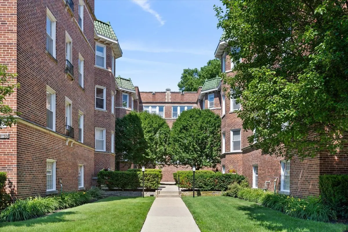 1226 Elmwood AVE #1W, Evanston, IL 60202
