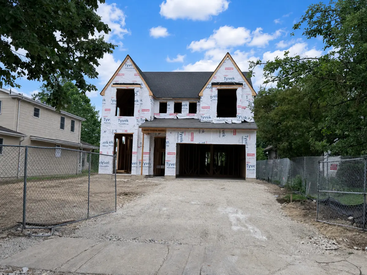 220 N Geneva AVE, Elmhurst, IL 60126