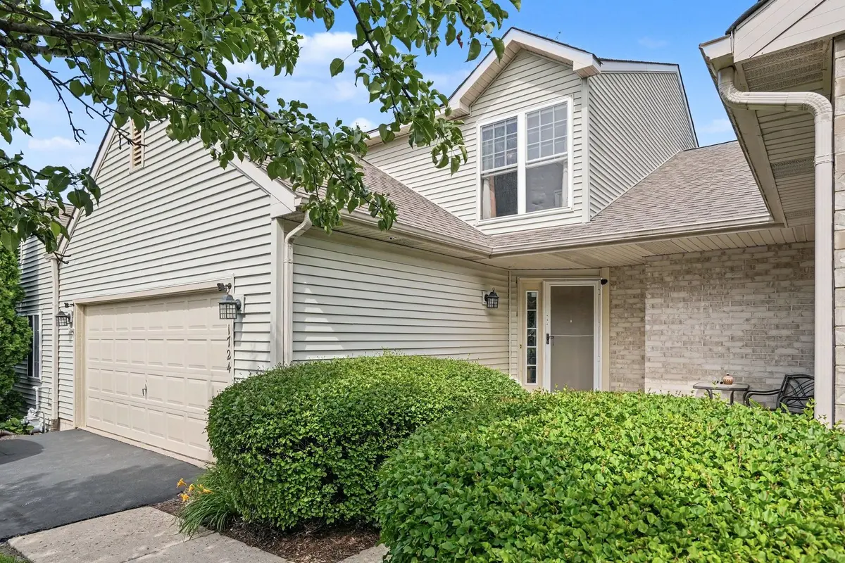 1724 Court ST, Mchenry, IL 60051