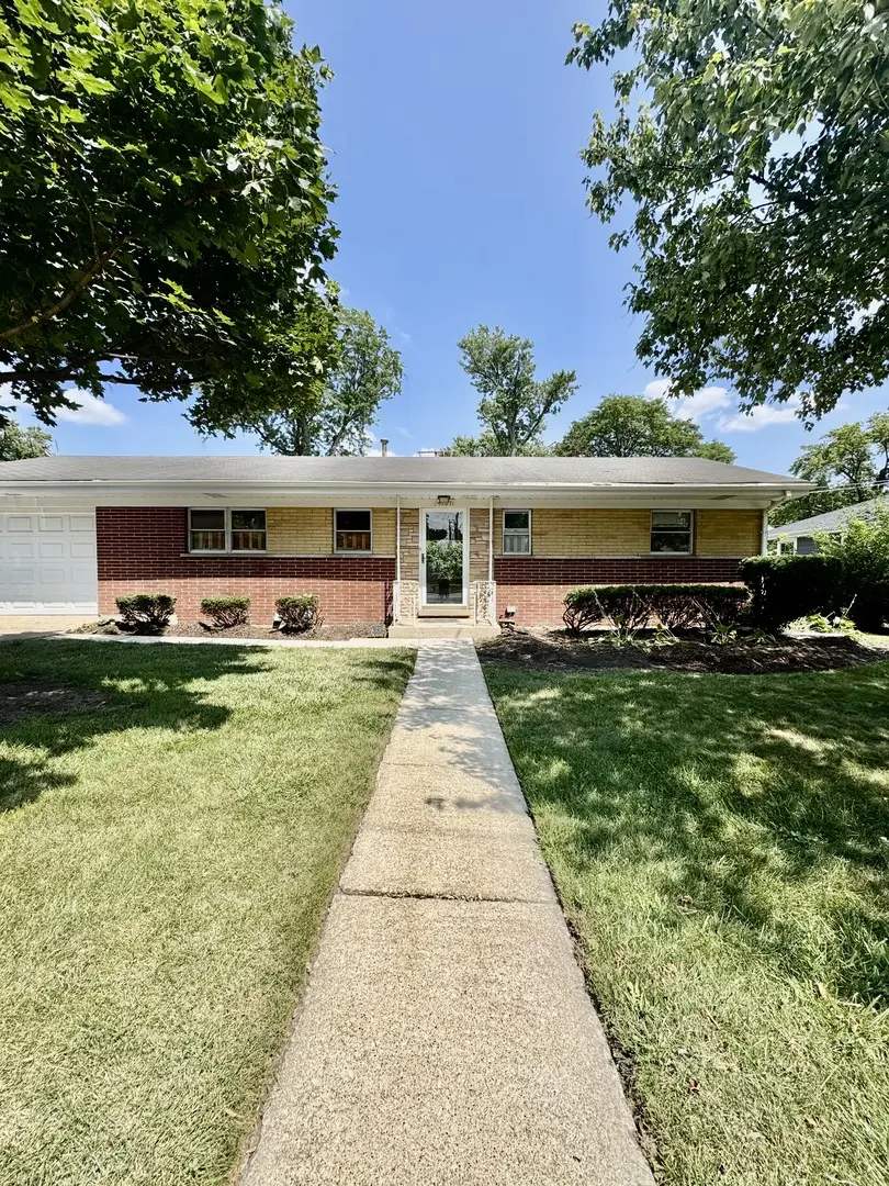 4707 Fairview AVE, Downers Grove, IL 60515