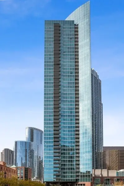 505 N McClurg CT #3704, Chicago, IL 60611