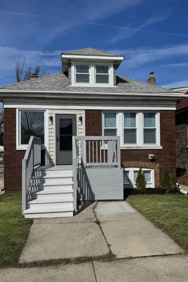 5542 W 64th ST, Chicago, IL 60638