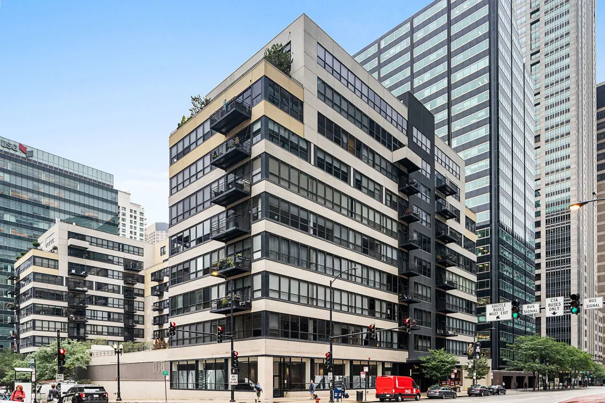 130 S Canal ST #817, Chicago, IL 60606