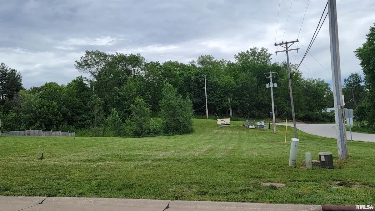 1815 E 6th Street A, Coal Valley, IL 61240