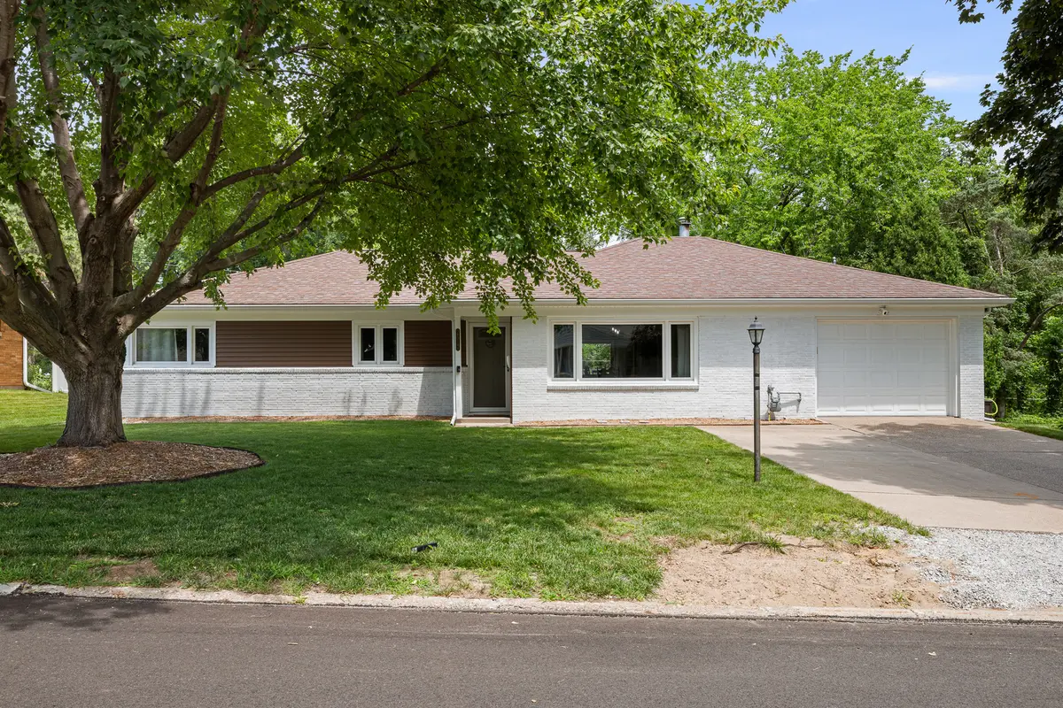 2517 37th AVE, Rock Island, IL 61201