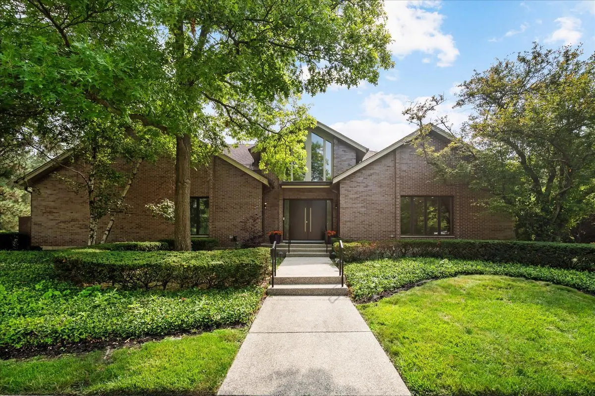 1317 Eskin DR, Northbrook, IL 60062