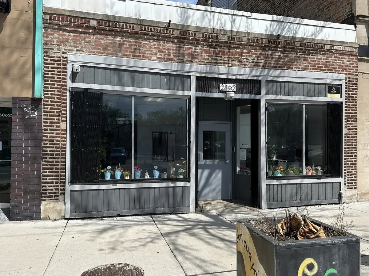2452 W Division ST, Chicago, IL 60622