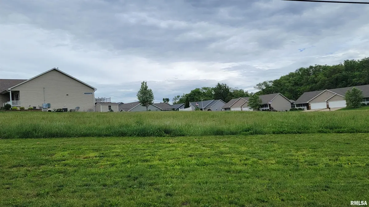 604 E 19TH AVE, Coal Valley, IL 61240
